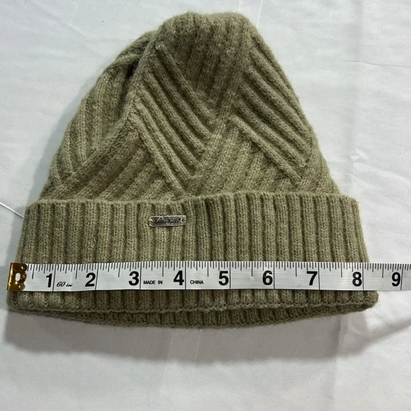 Britt’s knits satin lined beanie - Picture 4 of 7